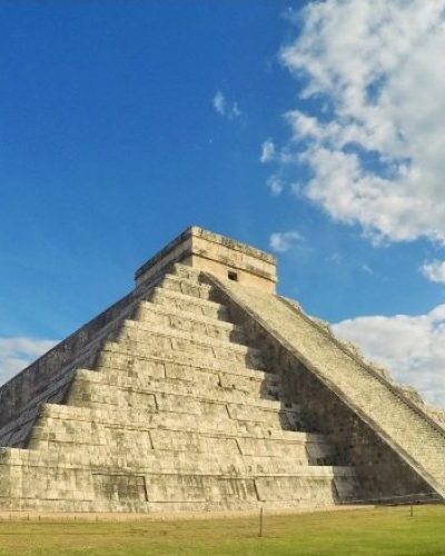 Chichen_Itza_The_Castle-e1636378108834-qegbfpl0ps21vwpfv7nnad2e7yrnatpf9dilfgljt4