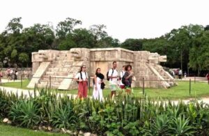 Best Time to Visit Chichen Itza from Cancun 2 Chichen_Itza_Private_With_Friends