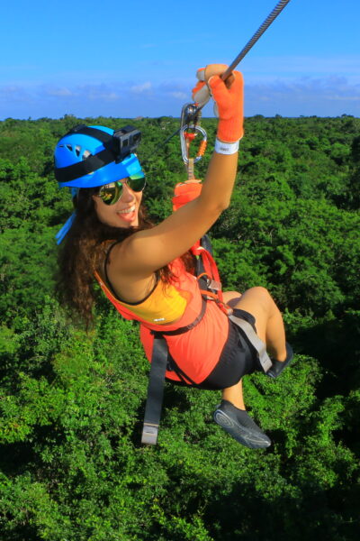 zipline-extreme-canopy-chica-feliz