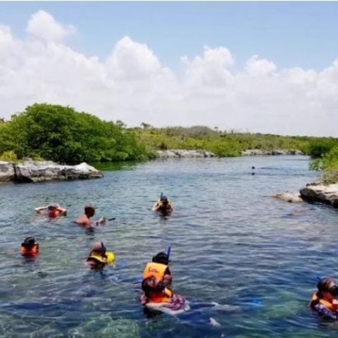 Yalku_Small-Group_Snorkeling-e1636385644708-qegbepv5i2p5mq5bns7tnm2vnbnp6brmggq56y2idk