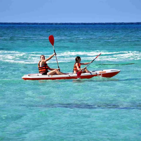 kuza-escape-cozumel-kayak