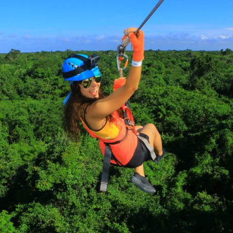 zipline-extreme-canopy-chica-feliz